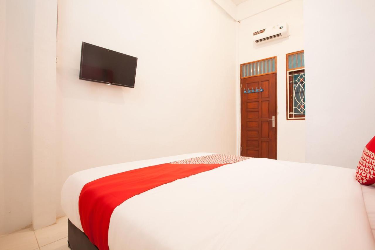 Oyo 1978 Pondok Indah Residence Medan Buitenkant foto